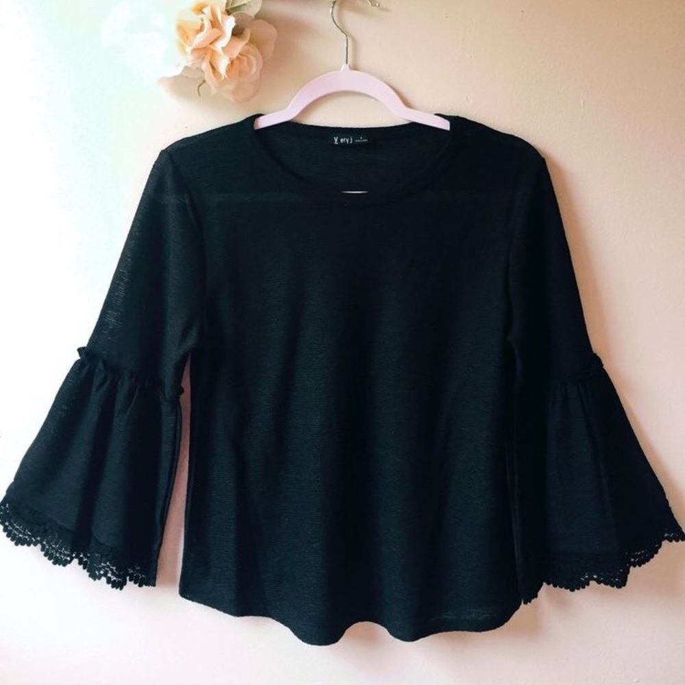 🌿 𝚜𝚘𝚞𝚝𝚑𝚎𝚛𝚗 𝚋𝚎𝚕𝚕𝚎 𝚒𝚗 𝚋𝚕𝚊𝚌𝚔